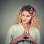 Dlaczego cieszymy się, gdy inni ponoszą porażkę: psycholog ujawnia dwa