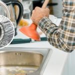 Zator w odpływie usunie się w minutę: sprytny hydraulik ujawnił